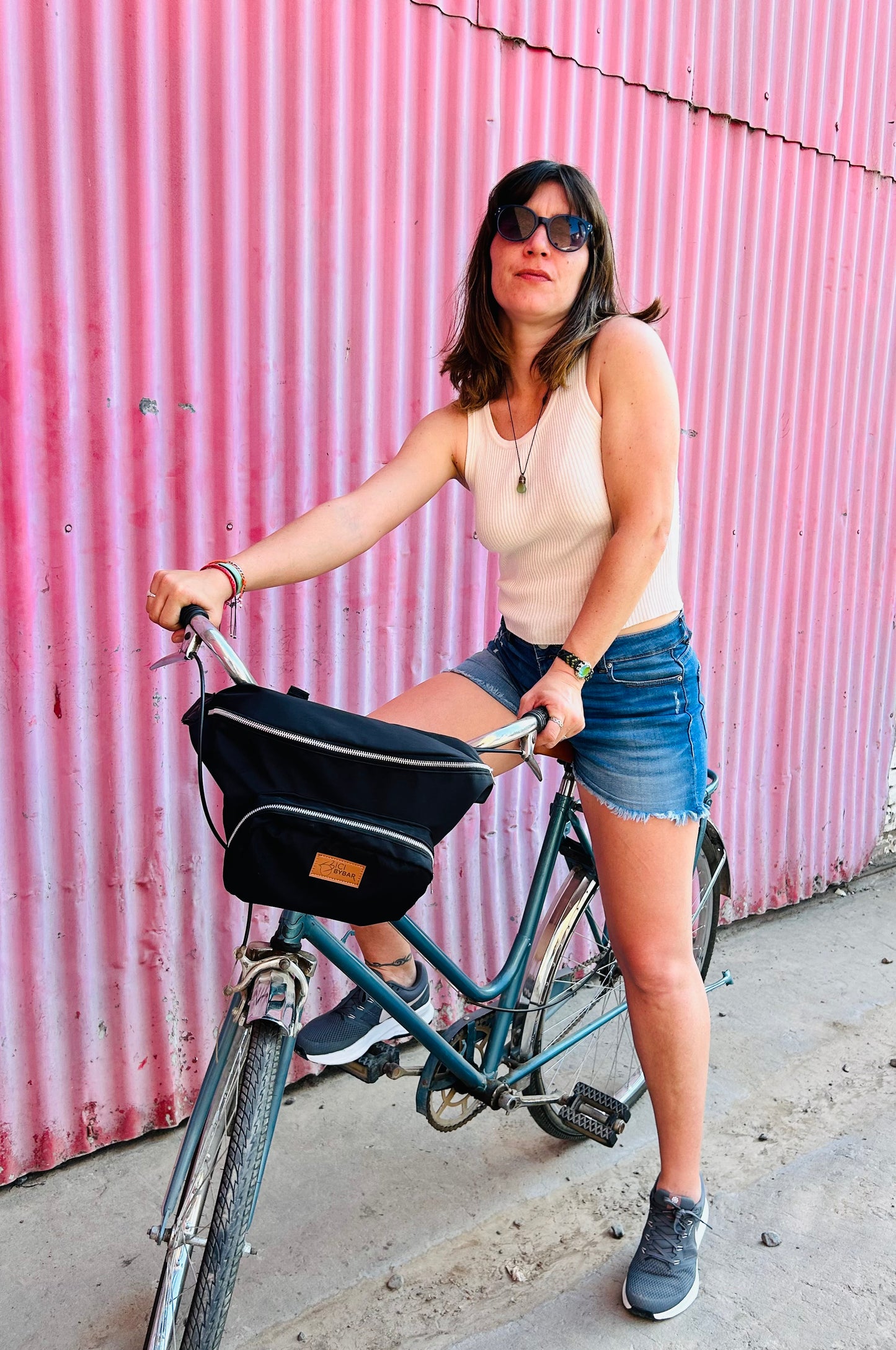 Maxi Sling Bag- Black