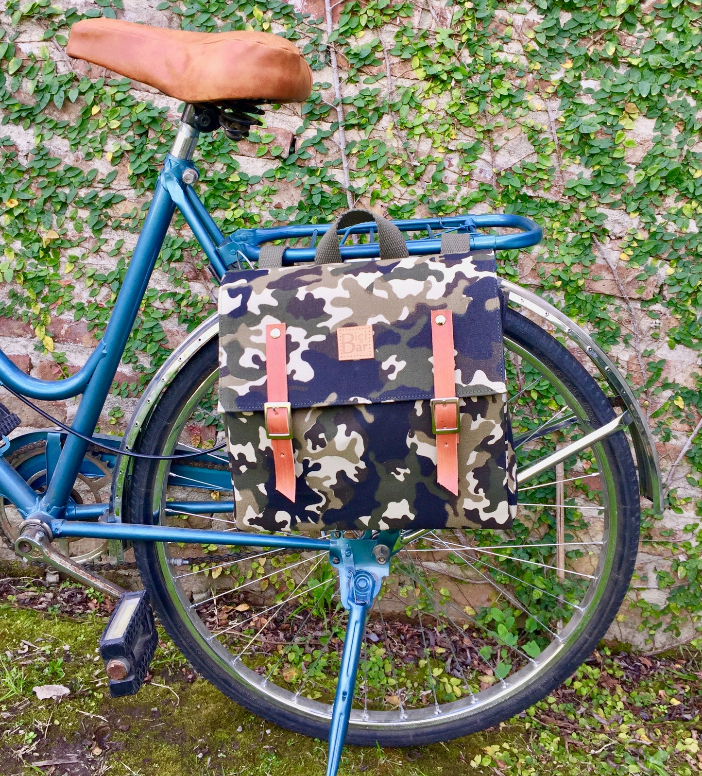 HOWARD - Alforja Camuflaje verde