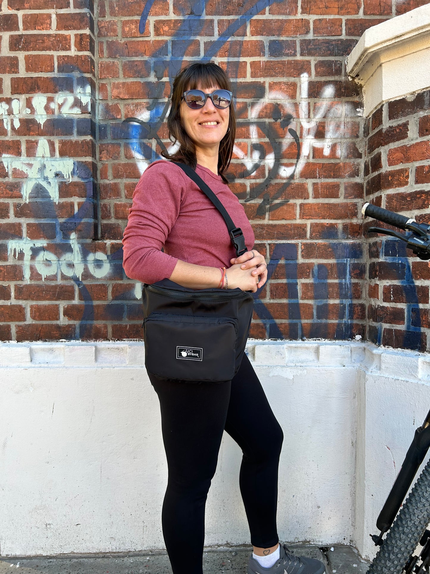 Maxi Sling Bag- Black