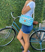 Load image into Gallery viewer, BIKE PACK - Handlebar Baby Blue and Daisy Flowers
