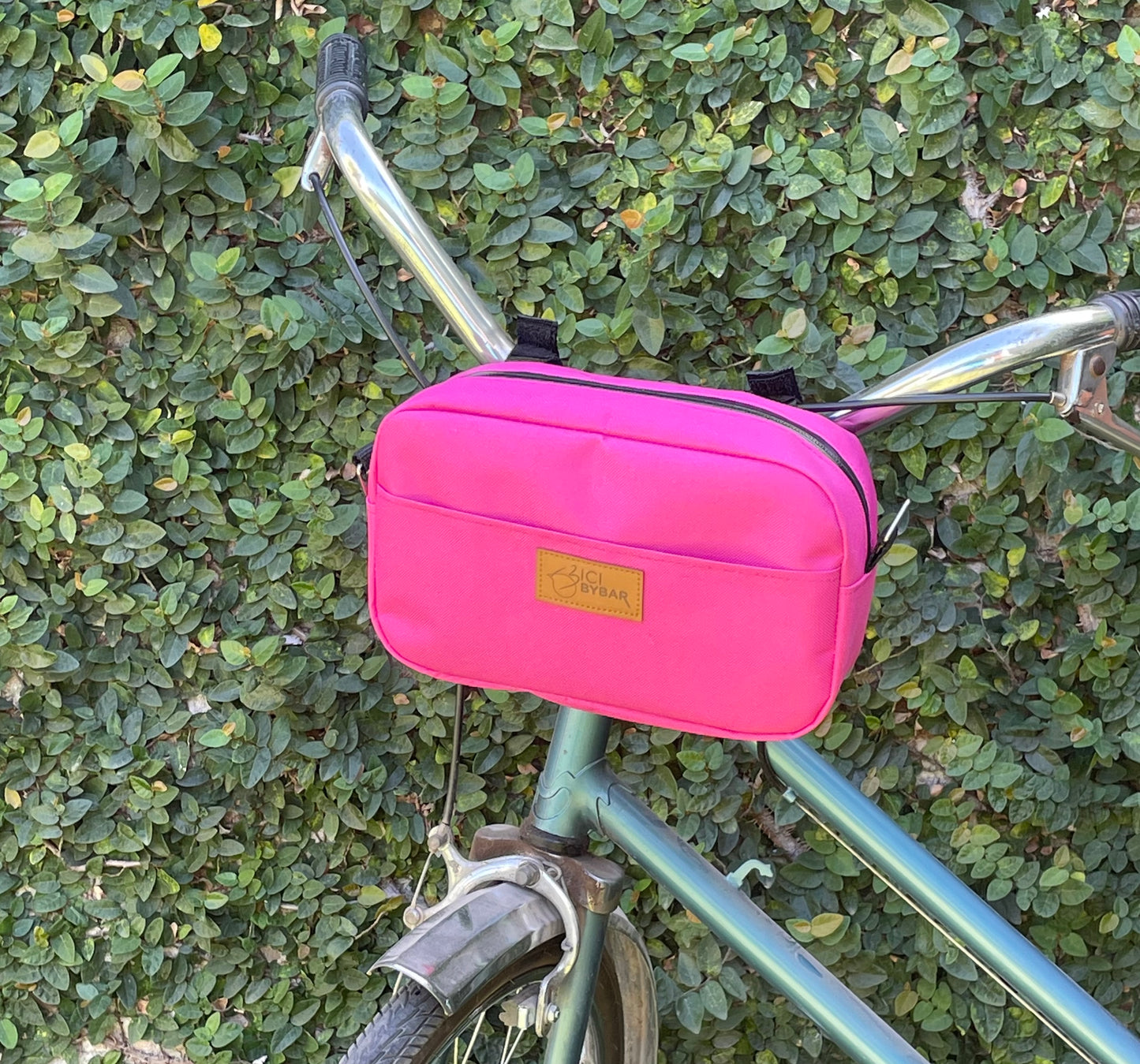 BIKE PACK - Cartera Impermeable  Fucsia