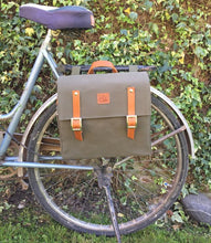 Load image into Gallery viewer, HOWARD - Green Pannier in canvas and leather
